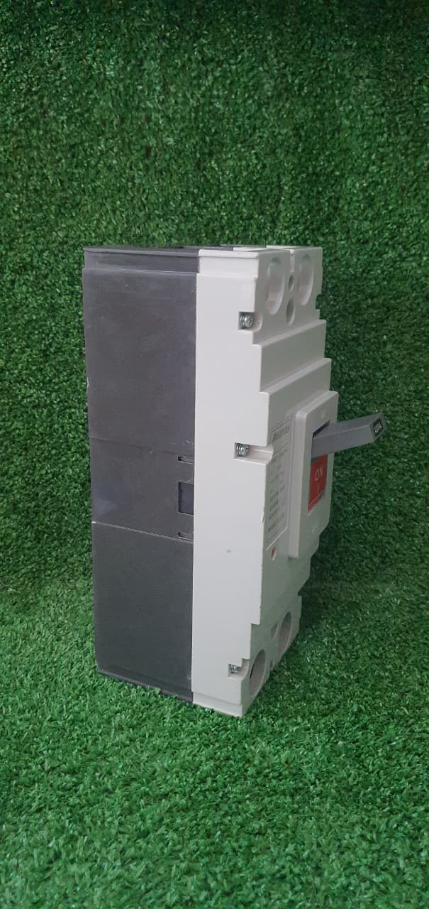 Meanray MM1-400PV 400A DC MCCB (Moulded Case Circuit Breaker) - Image 3